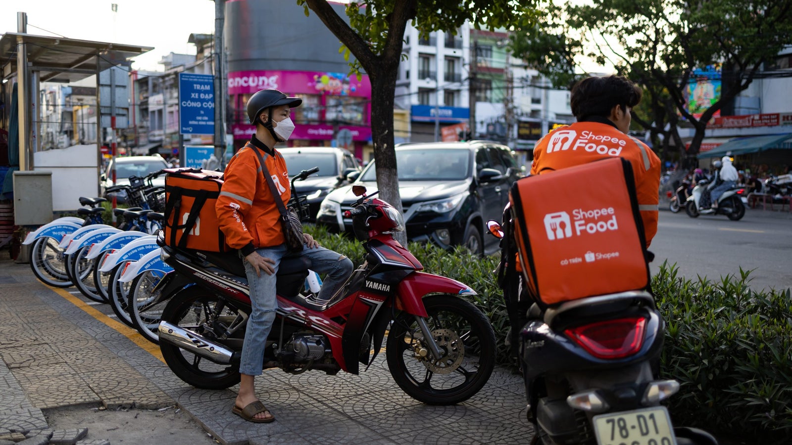 ShopeeFood miscalculates delivery distances. Gig workers in Vietnam are ...