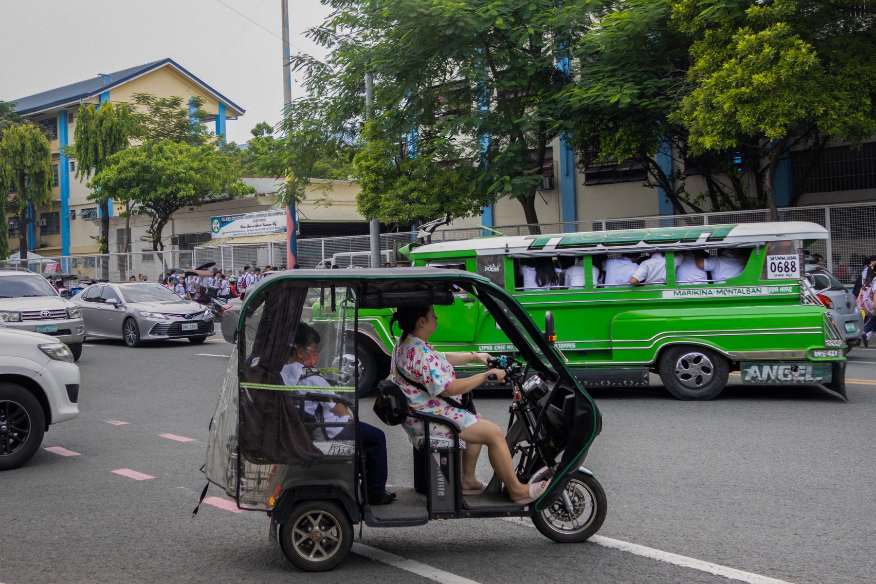 Electric trikes in the Philippines outpace government regulations ...